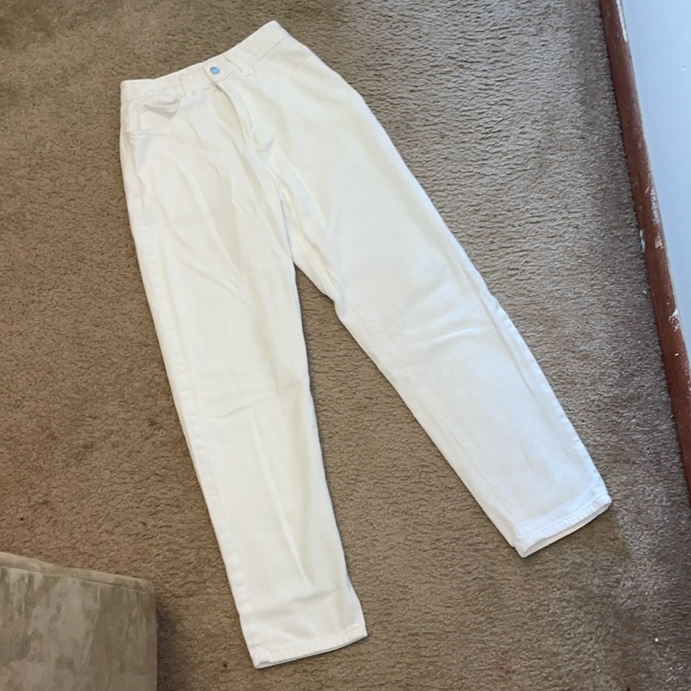 white high waisted jeans